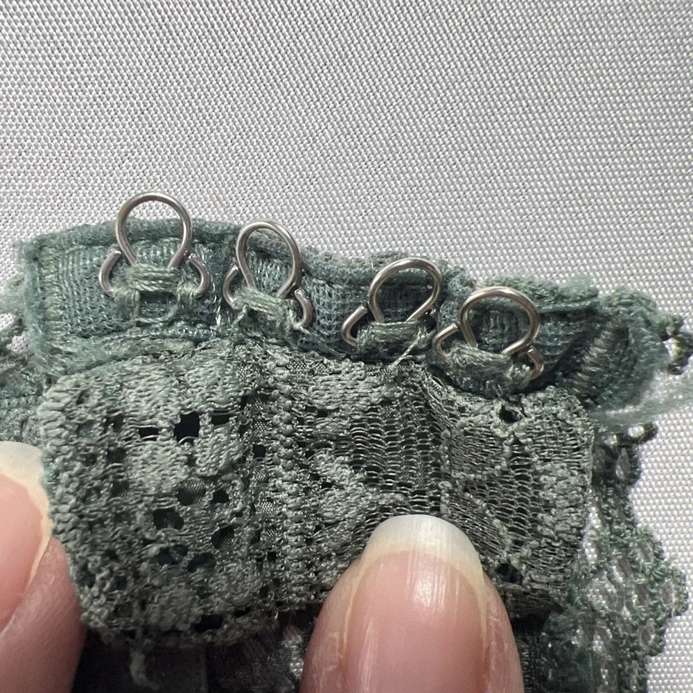 Victoria's Secret Green Lace Front Closure Razorback Bralette SizeX-Large